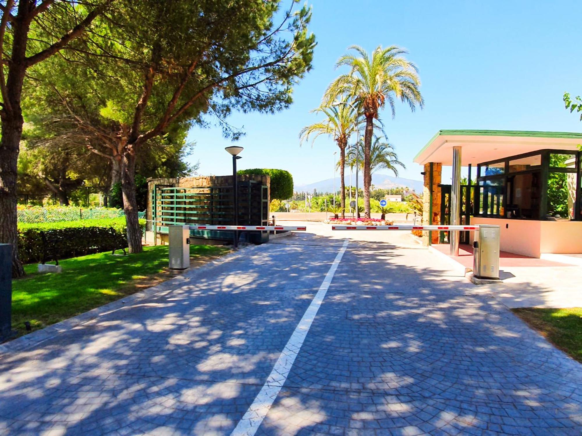 Luxury Frontline Residence Ehhouse Estepona Exterior photo