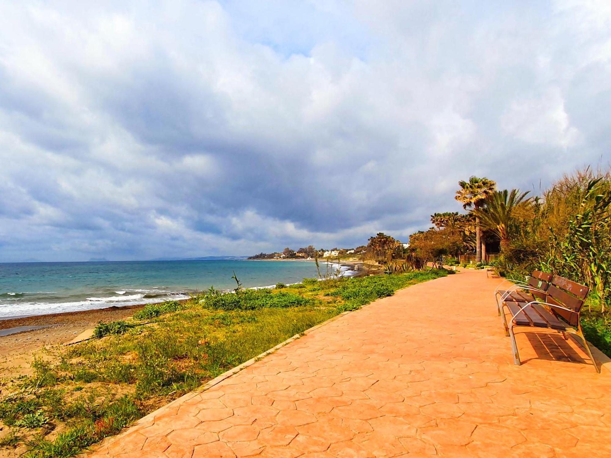 Luxury Frontline Residence Ehhouse Estepona Exterior photo